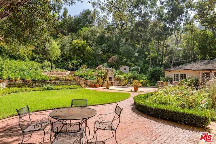 950 Moraga Drive Los Angeles, CA 90049