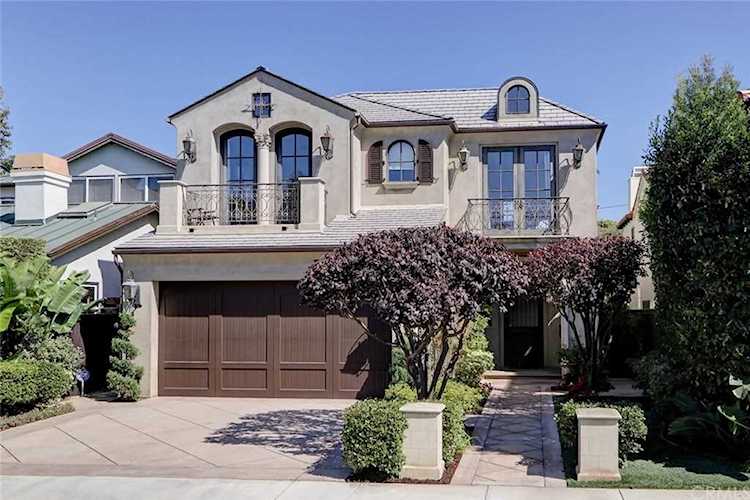 3212 Maple Avenue Manhattan Beach, CA 90266