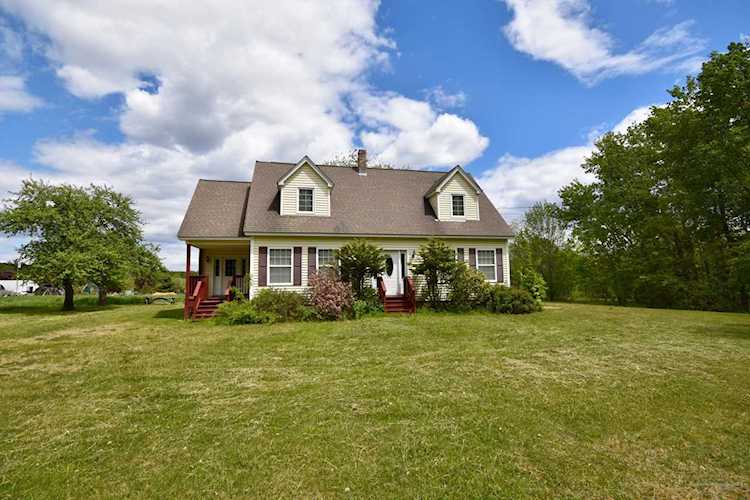 51 Old Rockland St Rockport, ME 04856