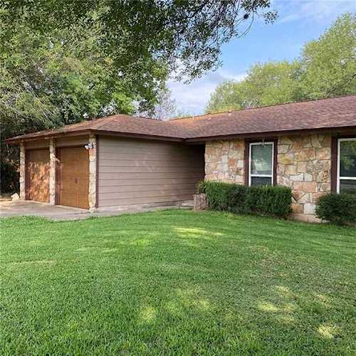 308 Hidatsa ST Buda, TX 78610