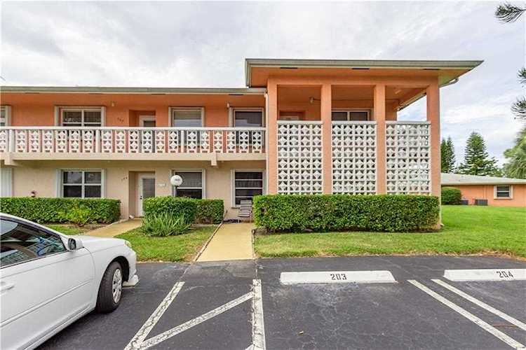 1421 NW 20th Ave #203 Delray Beach, FL 33445