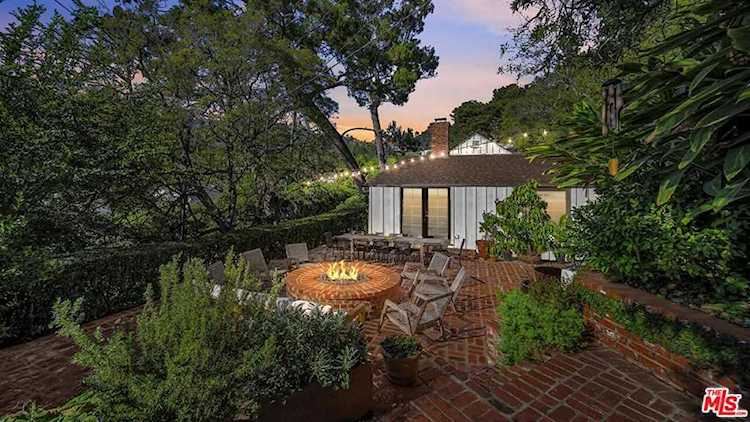 9151 Warbler Place Los Angeles, CA 90069