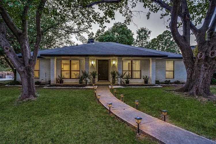 6493 Ridgemont Drive Dallas, TX 75214