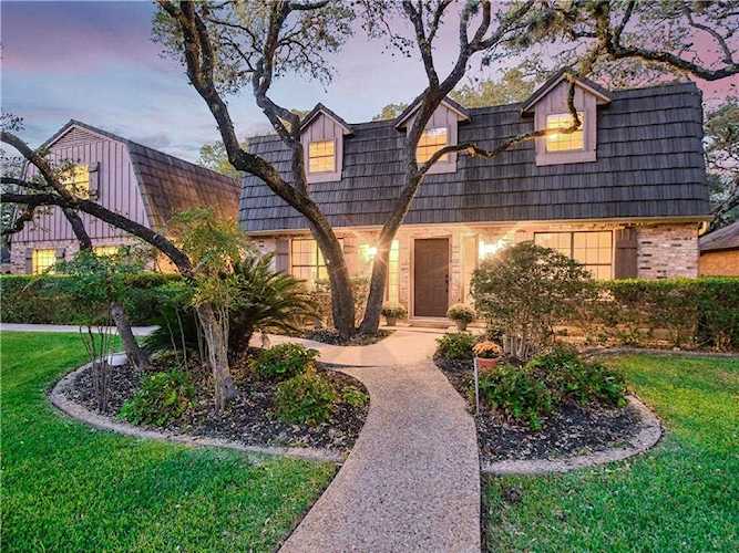 9006 Balcones Club DR Austin, TX 78750