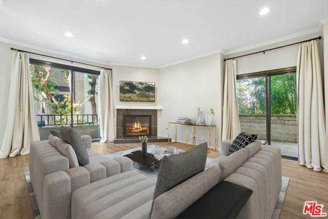8114 Manitoba Street #106 Playa Del Rey, CA 90293