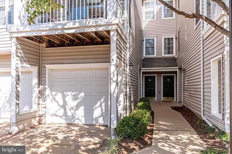 12808 Fair Briar Ln Fairfax, VA 22033