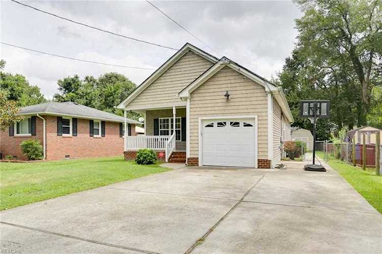 1304 Elder Ave Chesapeake, VA 23325