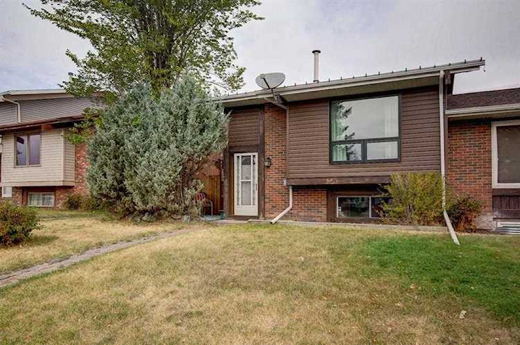 5314 Temple Rd NE Calgary, AB T1Y 3B2