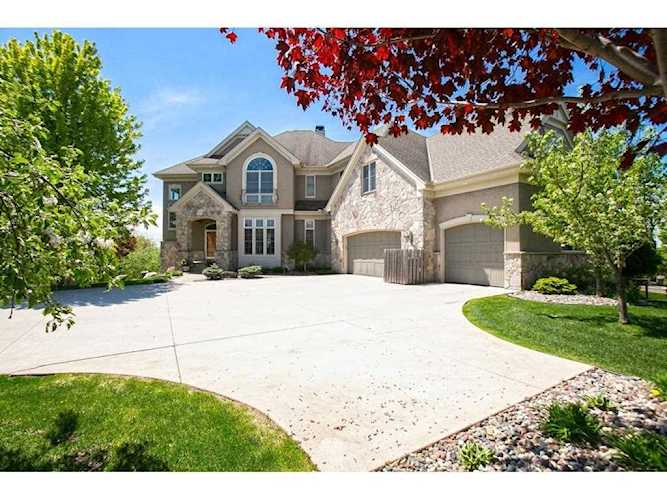 10689 Sonoma Ridge Eden Prairie, MN 55347