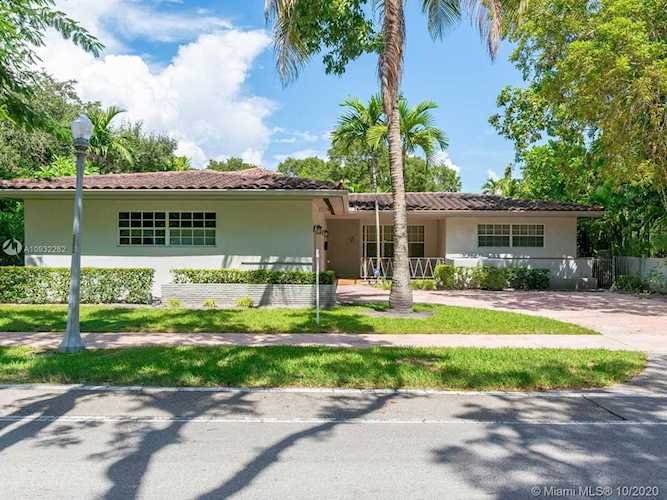 611 Alhambra Cir Coral Gables, FL 33134