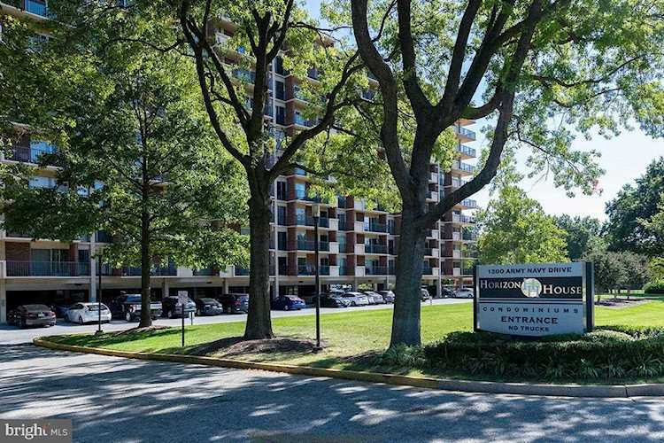 1300 Army Navy Dr #715 Arlington, VA 22202