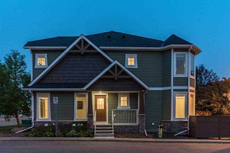 61 Aspen Hills Dr SW Calgary, AB T3H 0P8