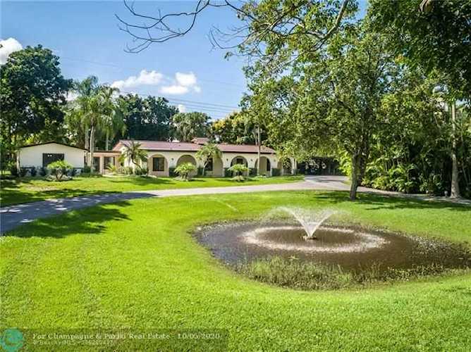 14300 Luray Rd Southwest Ranches, FL 33330
