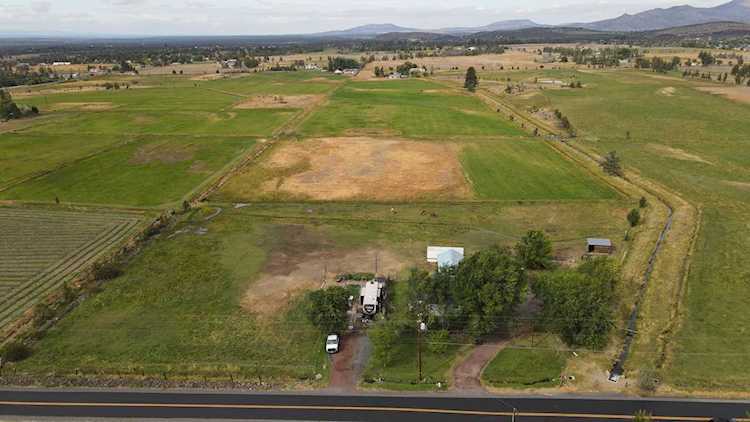 3025 NW Hemlock Ave Redmond, OR 97756