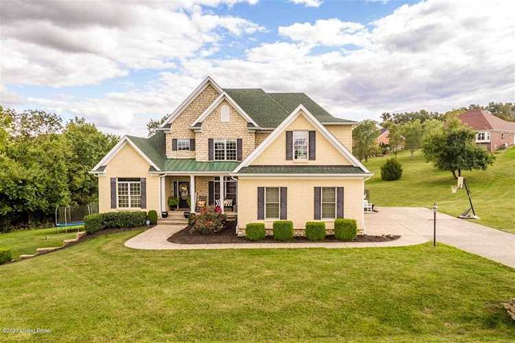 3901 Clarke Pointe Ct Crestwood, KY 40014