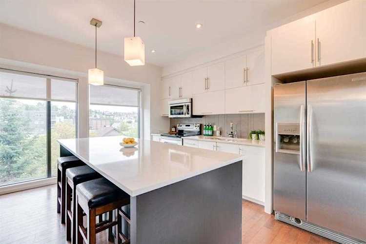 414 Meredith Rd NE #305 Calgary, AB T2E 5A6