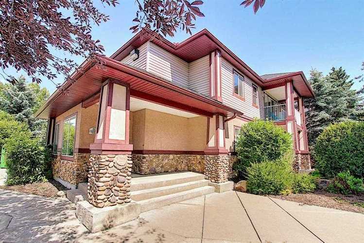 170 N Railway St #8 Okotoks, AB T1S 1Z8
