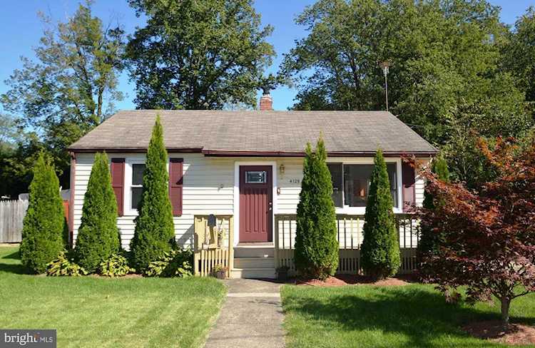 4109 Chestnut St Fairfax, VA 22030