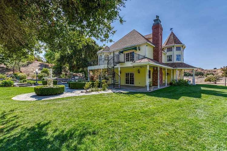28250 Oak Spring Canyon Road Canyon Country, CA 91387
