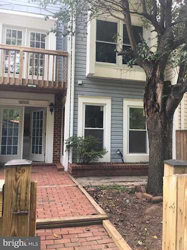 6002 Sunset Ridge Ct Centreville, VA 20121