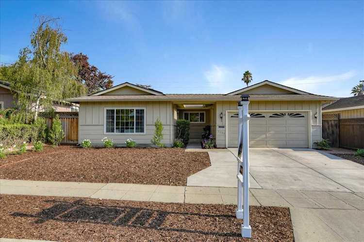 3286 Desertwood Ln San Jose, CA 95132