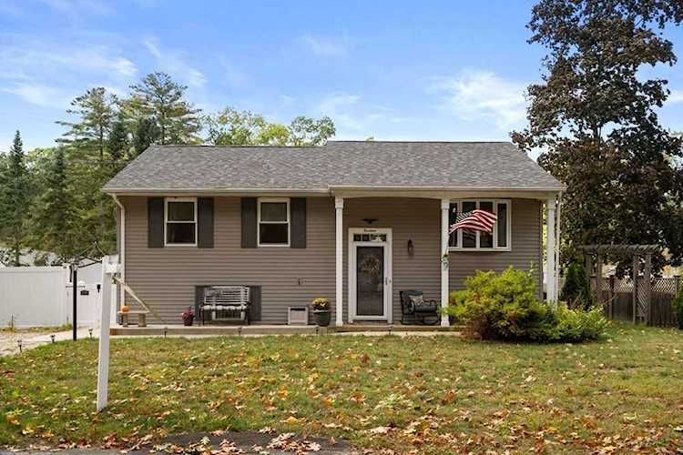 14 Briggs Ave Newburyport, MA 01950