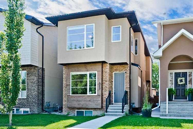 423 36 Ave NW Calgary, AB T2K 0C4