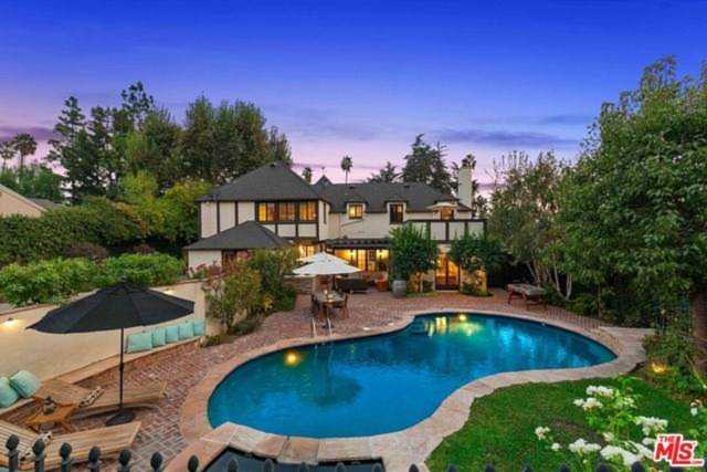 1585 E Altadena Drive Altadena, CA 91001