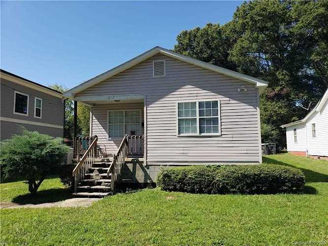 1817 Umstead St Charlotte, NC 28205