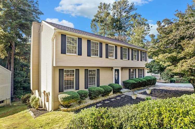 645 Sailwind Dr Roswell, GA 30076
