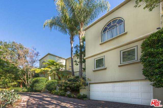 1332 San Ysidro Drive Beverly Hills, CA 90210
