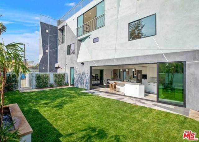 522 Venice Way Venice, CA 90291