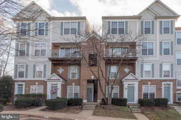 12779 Fair Crest Ct #8-304 Fairfax, VA 22033