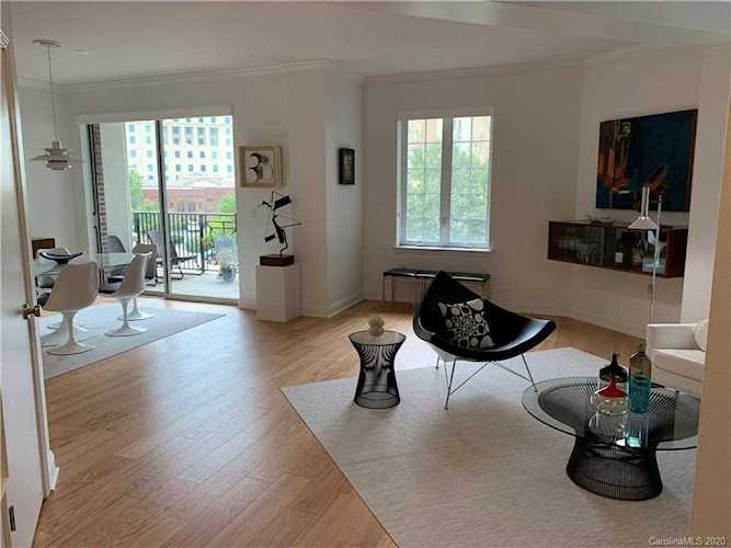 300 W 5th St Charlotte, NC 28202