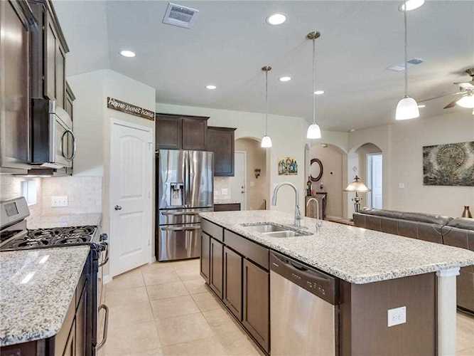 713 Schefer ST Leander, TX 78641