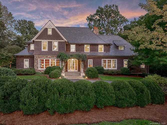 2421 Forest Dr Charlotte, NC 28211