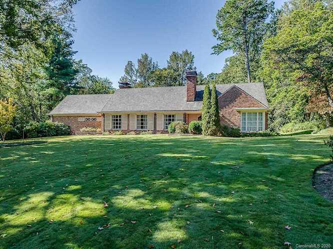 2412 Cloister Dr Charlotte, NC 28211