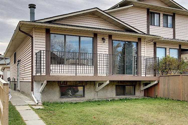 13 Templemont Rd NE Calgary, AB T1Y 5A2
