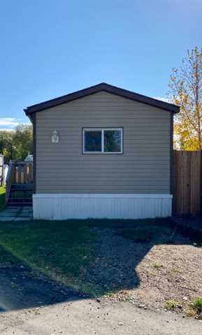 106 Penhold Estates Penhold, AB T0M 1R0