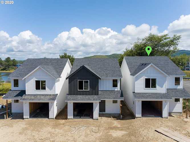 490 12th Ave Seaside, OR 97138