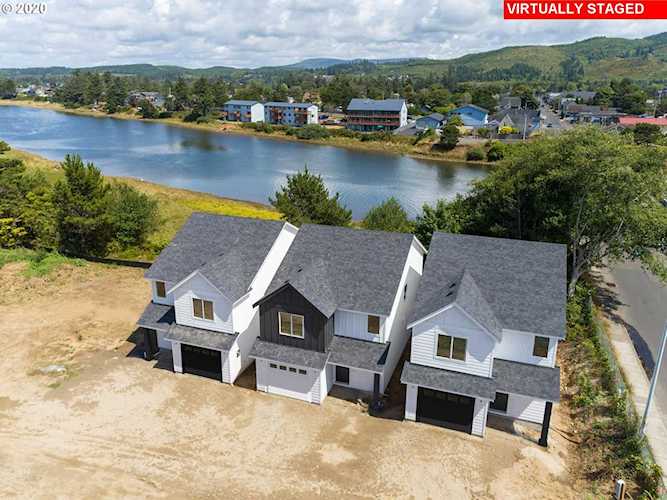498 12th Ave Seaside, OR 97138