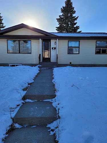 80 Marwood Circle NE Calgary, AB T2A 2R8