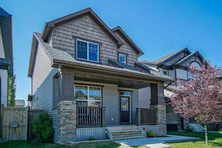 39 Skyview Springs Manor NE Calgary, AB T3N 0A8