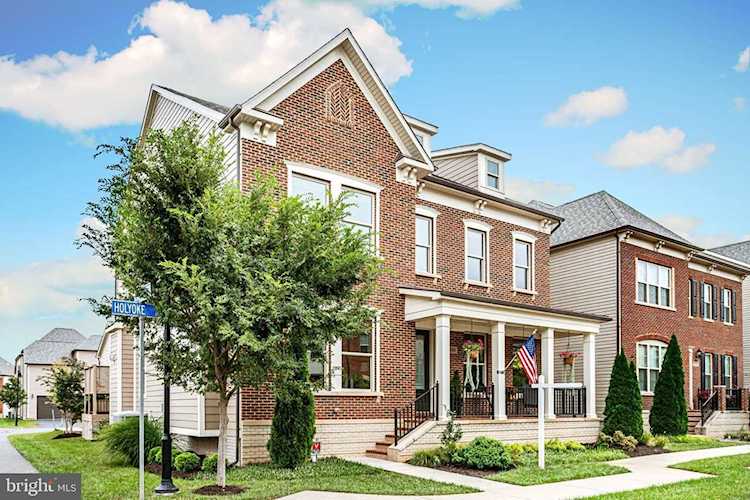 20610 Holyoke Dr Ashburn, VA 20147