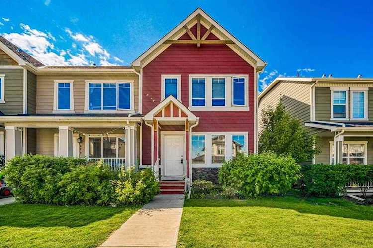 225 Rainbow Falls Manor Chestermere, AB T1X 0M4