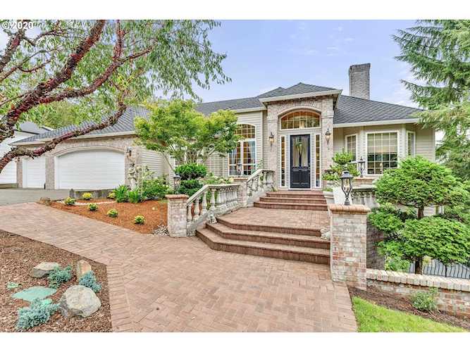 19740 Wildwood Dr West Linn, OR 97068