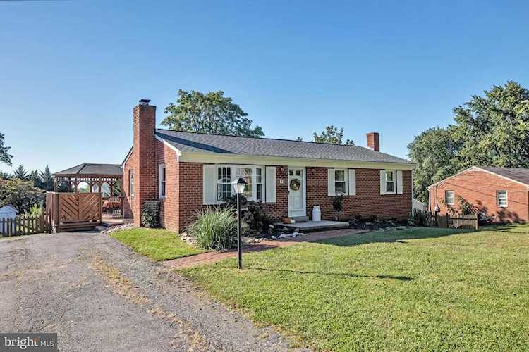 12 Quarter Branch Rd Lovettsville, VA 20180