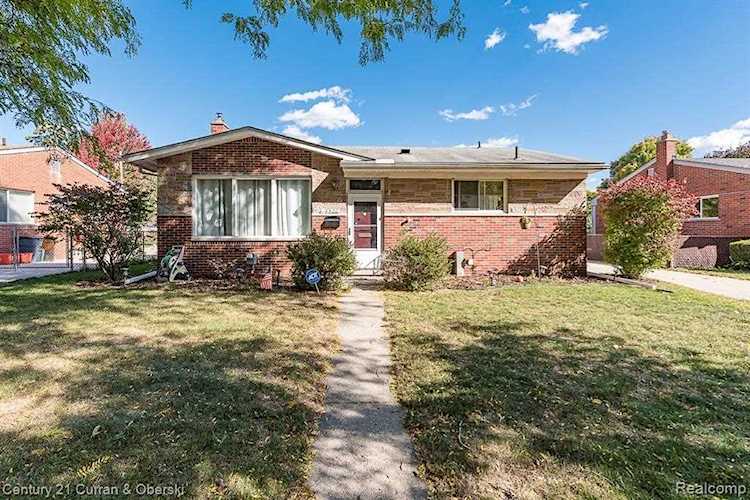 19520 Parker St Livonia, MI 48152