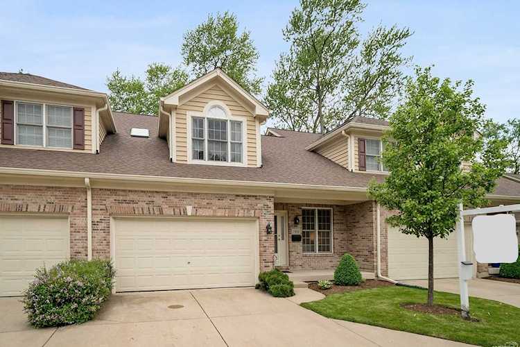 1908 Kingsbrook Ct Wheaton, IL 60187