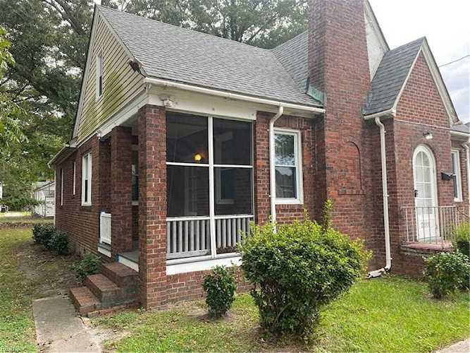 home for sale in Prentis Park Portsmouth VA 23704 - MLS 10345696 Photo 1